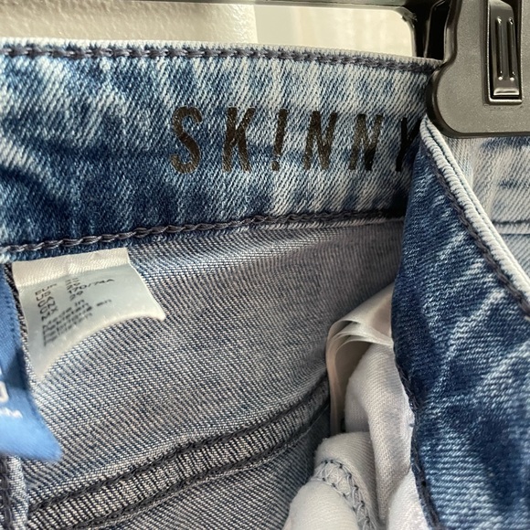 Like New H&M divided skinny jeans 29” waist button fly 32” inseam medium blue - Picture 5 of 7